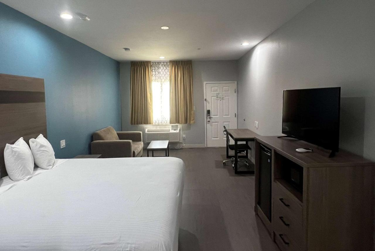 ホテル Baymont By Wyndham Freeport Texas エクステリア 写真
