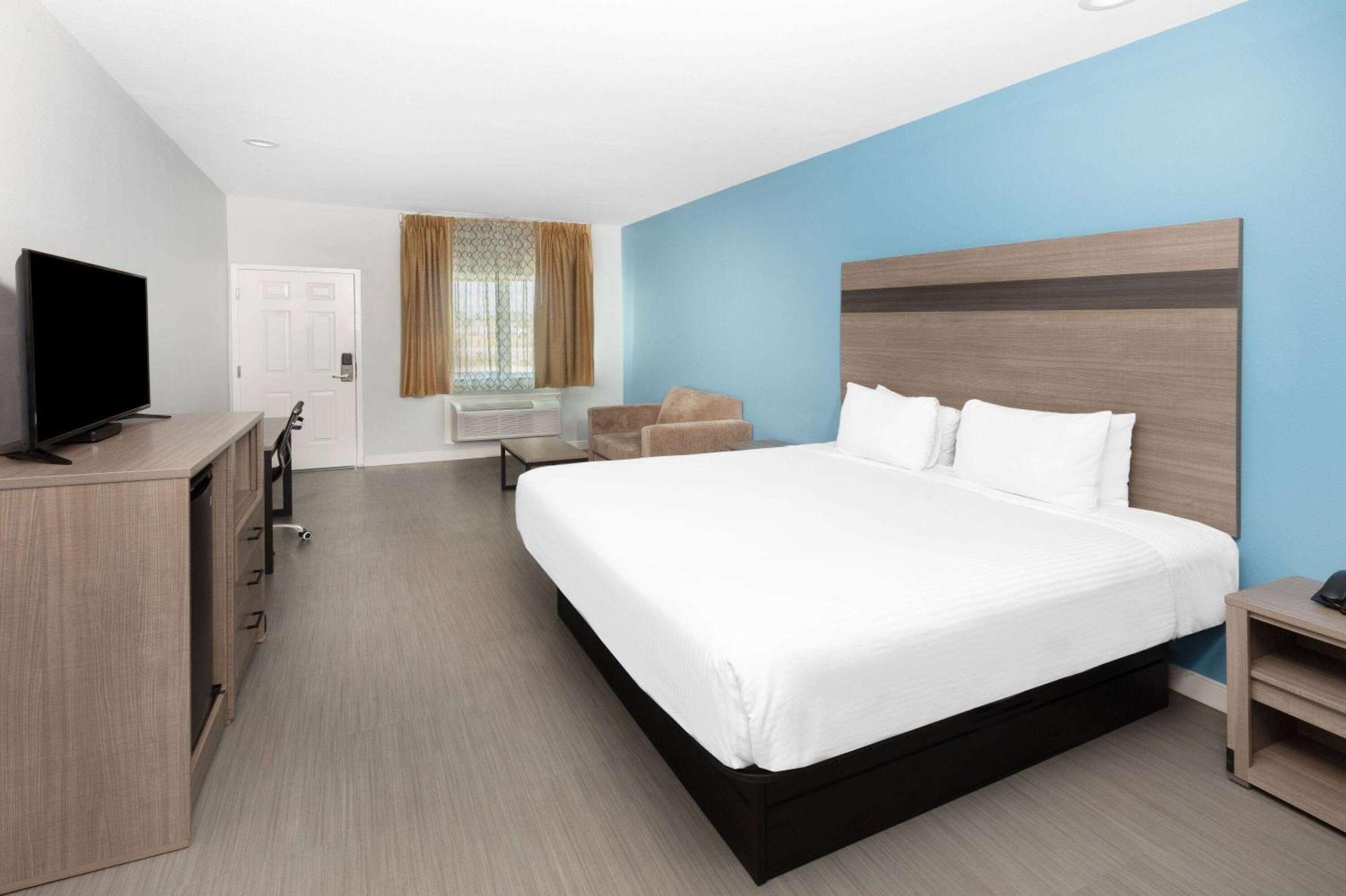 ホテル Baymont By Wyndham Freeport Texas エクステリア 写真