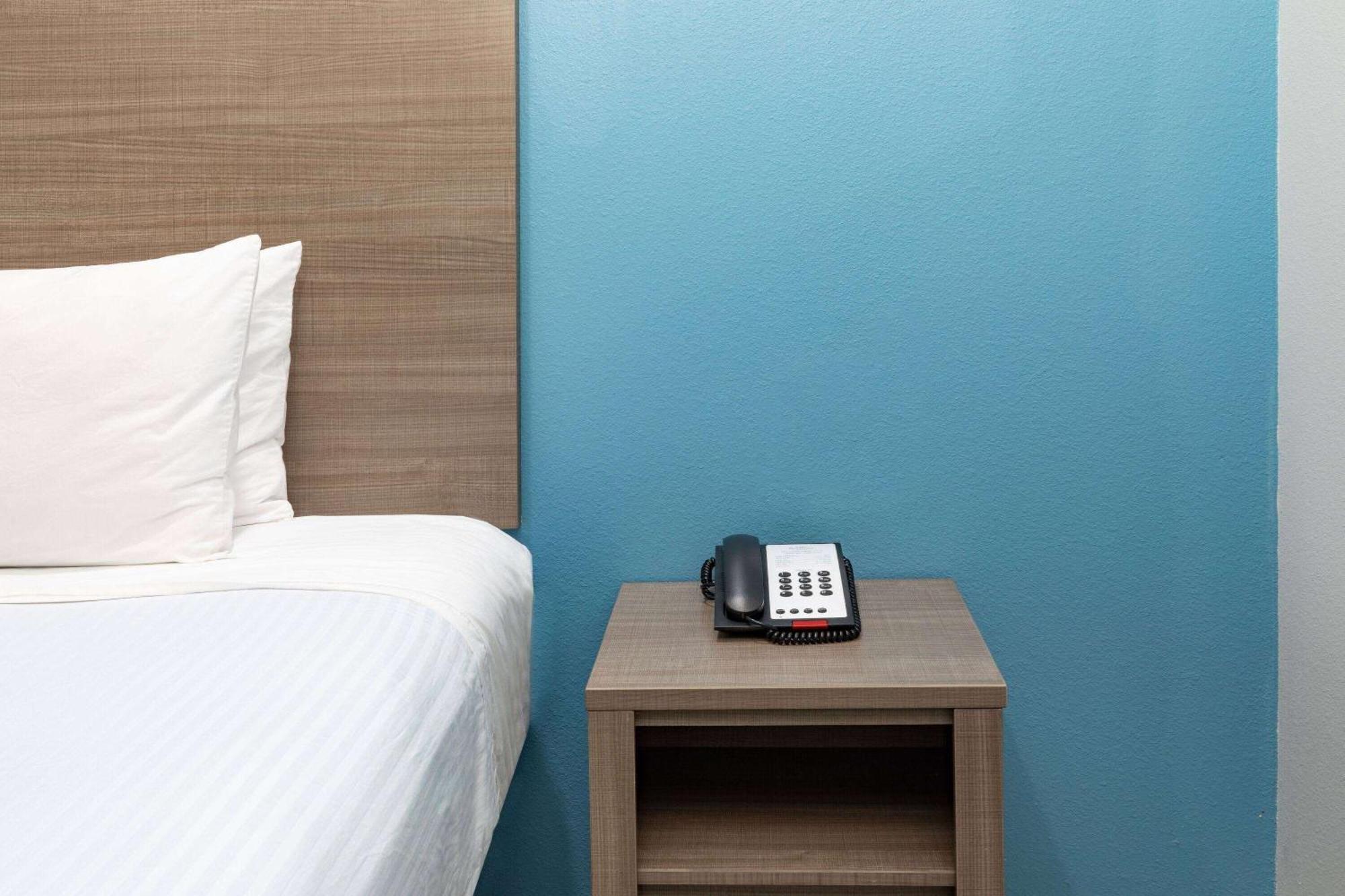 ホテル Baymont By Wyndham Freeport Texas エクステリア 写真